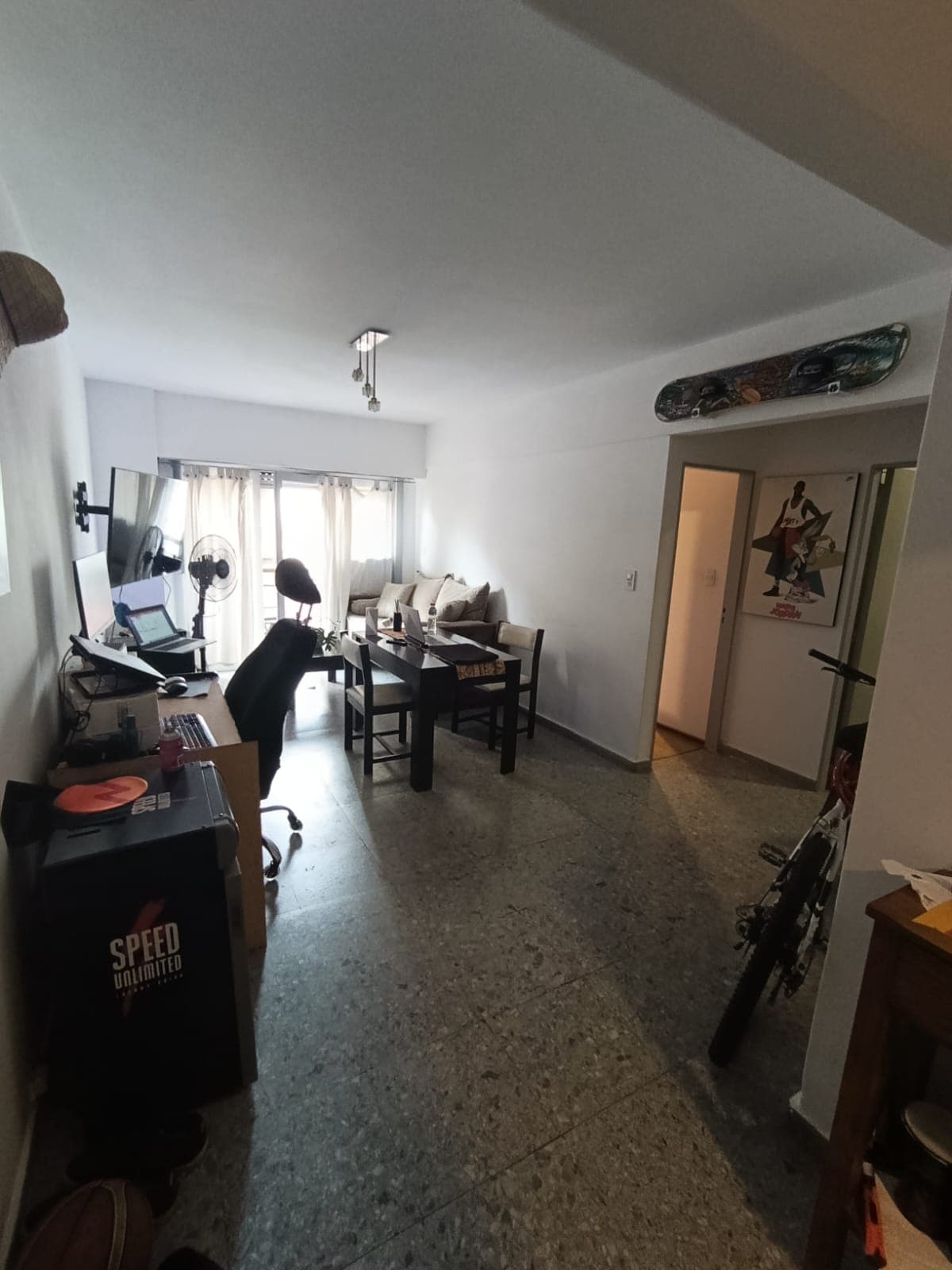 Living comedor amplio con balcon
